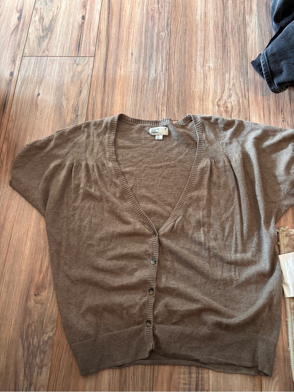 American Eagle Outfitters Brown Short-Sleeve V-Neck Button Cardigan
